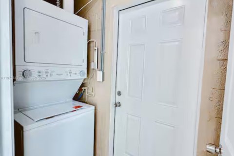 Снять в аренду виллу или дом в Помпано-Бич, Флорида 3 спальни, 53.51м2, № 2032394 - фото 9