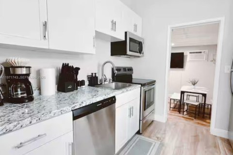 Снять в аренду виллу или дом в Помпано-Бич, Флорида 3 спальни, 53.51м2, № 2032394 - фото 3