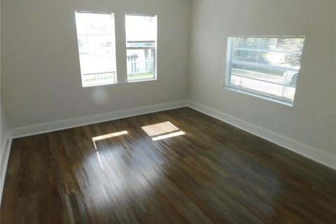 House in Saint Petersburg, Florida 2 bedrooms, 92.25 sq.m. № 2091902 - photo 4