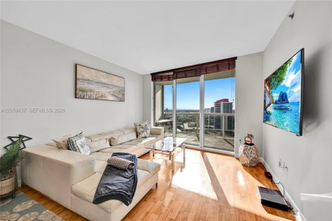 Condo in Hallandale Beach, Florida, 2 bedrooms  № 2339843 - photo 3