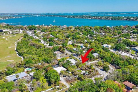 House in Stuart, Florida 3 bedrooms, 186.73 sq.m. № 2250520
