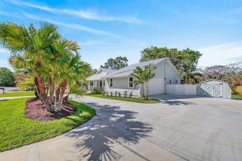 House in Stuart, Florida 3 bedrooms, 186.73 sq.m. № 2250520 - photo 5