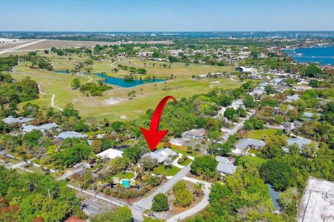 House in Stuart, Florida 3 bedrooms, 186.73 sq.m. № 2250520 - photo 10