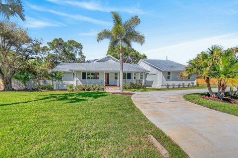 House in Stuart, Florida 3 bedrooms, 186.73 sq.m. № 2250520 - photo 6