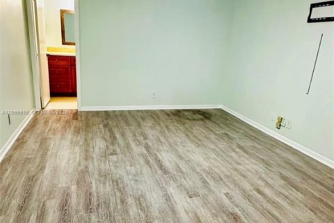 Copropriété à louer à Coral Springs, Floride: 3 chambres, 117.99 m2 № 2269678 - photo 24