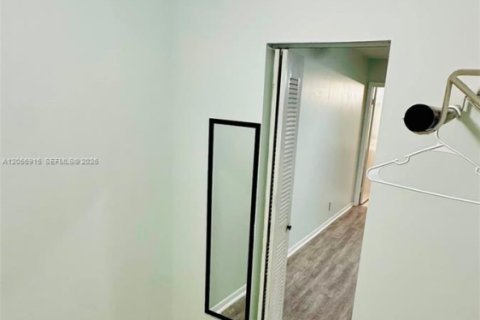 Copropriété à louer à Coral Springs, Floride: 3 chambres, 117.99 m2 № 2269678 - photo 21