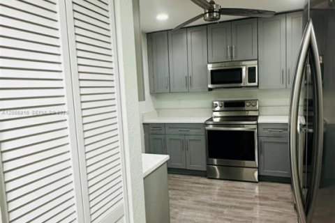 Copropriété à louer à Coral Springs, Floride: 3 chambres, 117.99 m2 № 2269678 - photo 18