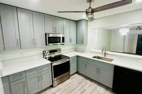 Copropriété à louer à Coral Springs, Floride: 3 chambres, 117.99 m2 № 2269678 - photo 10