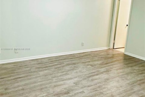 Copropriété à louer à Coral Springs, Floride: 3 chambres, 117.99 m2 № 2269678 - photo 6