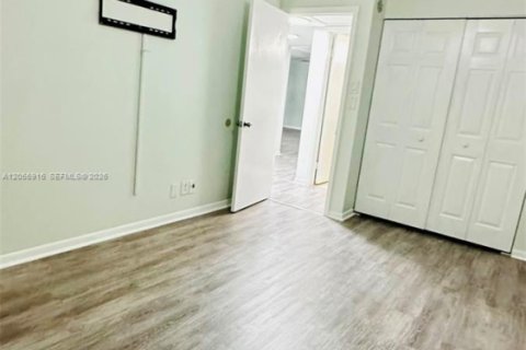 Copropriété à louer à Coral Springs, Floride: 3 chambres, 117.99 m2 № 2269678 - photo 4