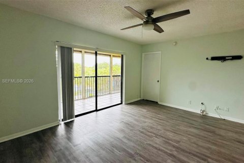 Copropriété à louer à Coral Springs, Floride: 3 chambres, 117.99 m2 № 2269678 - photo 3