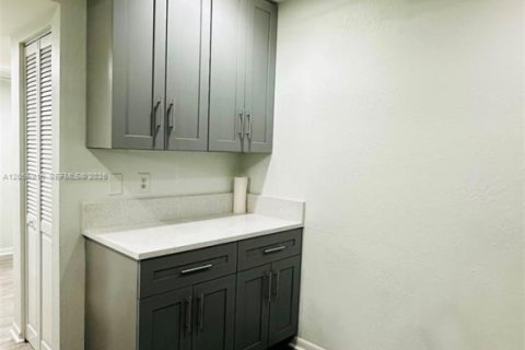 Copropriété à louer à Coral Springs, Floride: 3 chambres, 117.99 m2 № 2269678 - photo 14