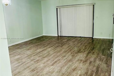 Copropriété à louer à Coral Springs, Floride: 3 chambres, 117.99 m2 № 2269678 - photo 25