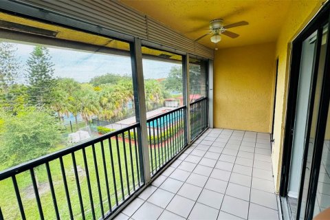 Condo à Coral Springs, Floride, 3 chambres  № 2269678