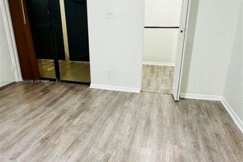 Copropriété à louer à Coral Springs, Floride: 3 chambres, 117.99 m2 № 2269678 - photo 19