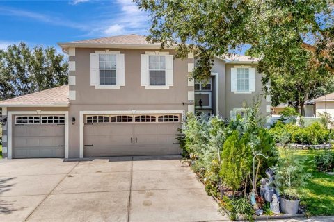 House in Leesburg, Florida 4 bedrooms, 273.88 sq.m. № 2416827 - photo 2