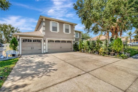 House in Leesburg, Florida 4 bedrooms, 273.88 sq.m. № 2416827 - photo 3