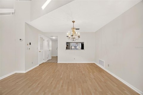 Townhouse in Ocala, Florida 3 bedrooms, 164.16 sq.m. № 2430951 - photo 13