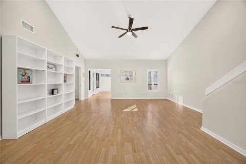 Townhouse in Ocala, Florida 3 bedrooms, 164.16 sq.m. № 2430951 - photo 15