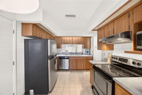 Townhouse in Ocala, Florida 3 bedrooms, 164.16 sq.m. № 2430951 - photo 9