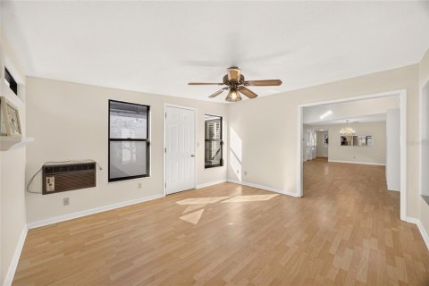 Townhouse in Ocala, Florida 3 bedrooms, 164.16 sq.m. № 2430951 - photo 17