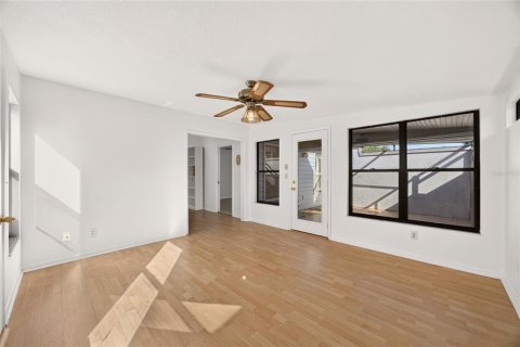 Townhouse in Ocala, Florida 3 bedrooms, 164.16 sq.m. № 2430951 - photo 18