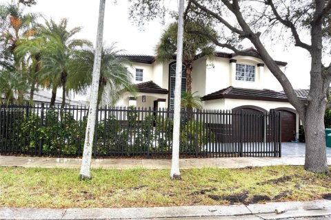 Villa ou maison à Miami, Floride 4 chambres, 260.96 m2 № 1977113