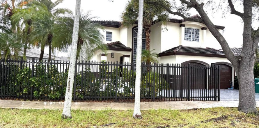 Villa ou maison à Miami, Floride 4 chambres, 260.96 m2 № 1977113