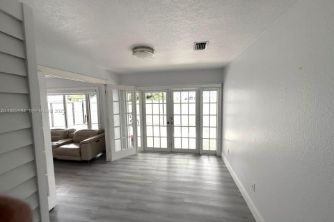 Villa ou maison à louer à Miami, Floride: 4 chambres, 260.96 m2 № 1977113 - photo 23