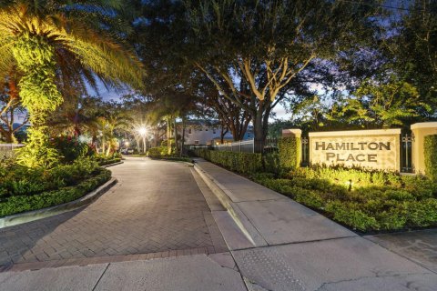 Casa en venta en Palm City, Florida, 6 dormitorios, 387.87 m2 № 2370213 - foto 22