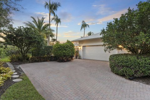 Casa en venta en Palm City, Florida, 6 dormitorios, 387.87 m2 № 2370213 - foto 4