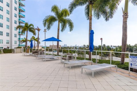 Снять в аренду кондоминиум в Норт-Бей-Виллидж, Флорида 3 спальни, 144.18м2, № 1986635 - фото 4