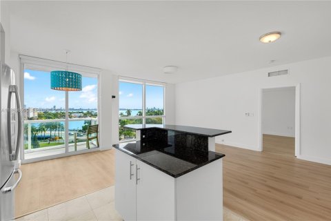 Снять в аренду кондоминиум в Норт-Бей-Виллидж, Флорида 3 спальни, 144.18м2, № 1986635 - фото 16