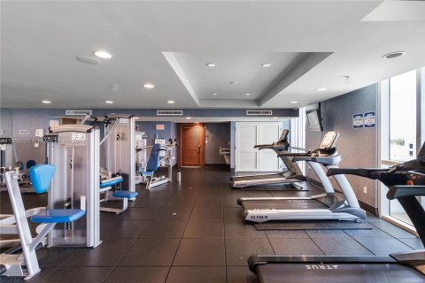 Снять в аренду кондоминиум в Норт-Бей-Виллидж, Флорида 3 спальни, 144.18м2, № 1986635 - фото 6