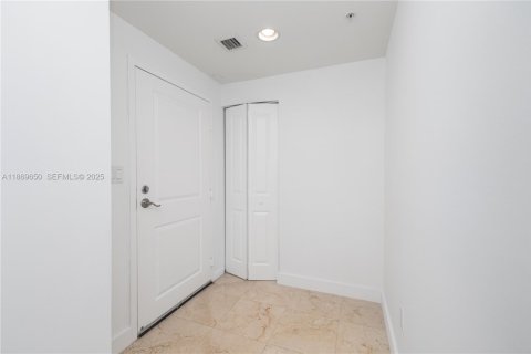 Снять в аренду кондоминиум в Норт-Бей-Виллидж, Флорида 3 спальни, 144.18м2, № 1986635 - фото 26