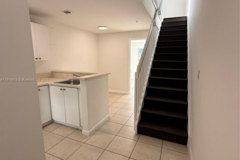 Condo in Miami, Florida, 2 bedrooms № 1971221 - photo 7