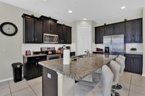 Casa en venta en Kissimmee, Florida, 4 dormitorios, 230.21 m2 № 1879103 - foto 11