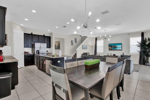 Casa en venta en Kissimmee, Florida, 4 dormitorios, 230.21 m2 № 1879103 - foto 10