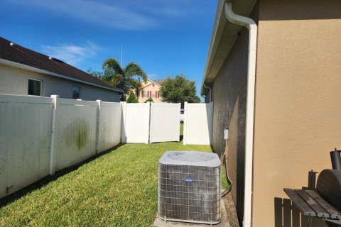 House in Orlando, Florida 3 bedrooms, 198.9 sq.m. № 1735469 - photo 28