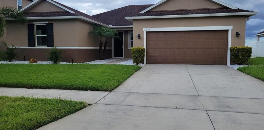 House in Orlando, Florida 3 bedrooms, 198.9 sq.m. № 1735469
