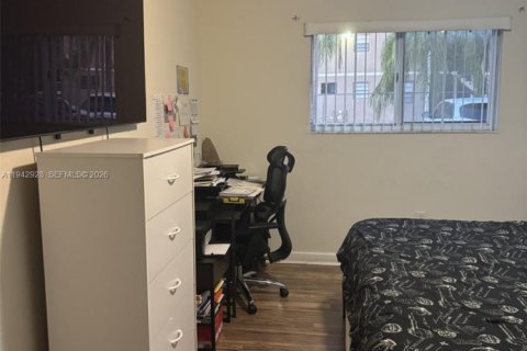 Copropriété à louer à Hialeah, Floride: 2 chambres, 75.25 m2 № 2000292 - photo 3