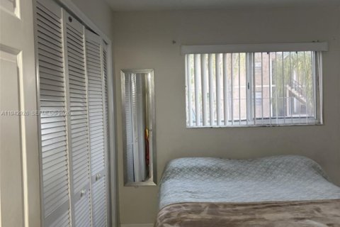 Copropriété à louer à Hialeah, Floride: 2 chambres, 75.25 m2 № 2000292 - photo 5