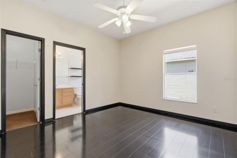 House in Saint Petersburg, Florida 3 bedrooms, 103.31 sq.m. № 2399352 - photo 12