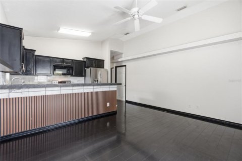 House in Saint Petersburg, Florida 3 bedrooms, 103.31 sq.m. № 2399352 - photo 7