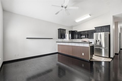 House in Saint Petersburg, Florida 3 bedrooms, 103.31 sq.m. № 2399352 - photo 6