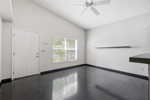House in Saint Petersburg, Florida 3 bedrooms, 103.31 sq.m. № 2399352 - photo 5