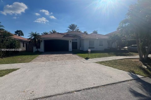 Casa en alquiler en Miami, Florida, 4 dormitorios, 224.45 m2 № 1990003 - foto 18