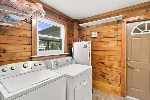 Villa ou maison à vendre à Chuluota, Floride: 4 chambres, 267.37 m2 № 2403121 - photo 19