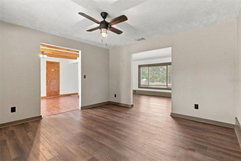 Villa ou maison à vendre à Chuluota, Floride: 4 chambres, 267.37 m2 № 2403121 - photo 5