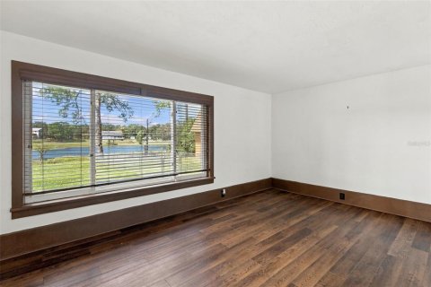 Villa ou maison à vendre à Chuluota, Floride: 4 chambres, 267.37 m2 № 2403121 - photo 11